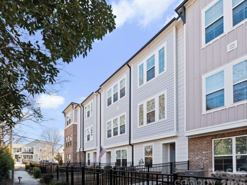 1216 Craig View Way, Charlotte, NC 28211.  MLS# CAR4343003, YatesRealty ID 19097. 