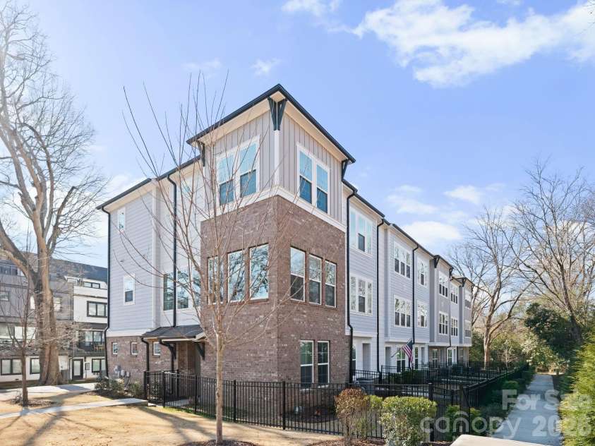 1216 Craig View Way, Charlotte, NC 28211.  MLS# CAR4343003, YatesRealty ID 19097. 
