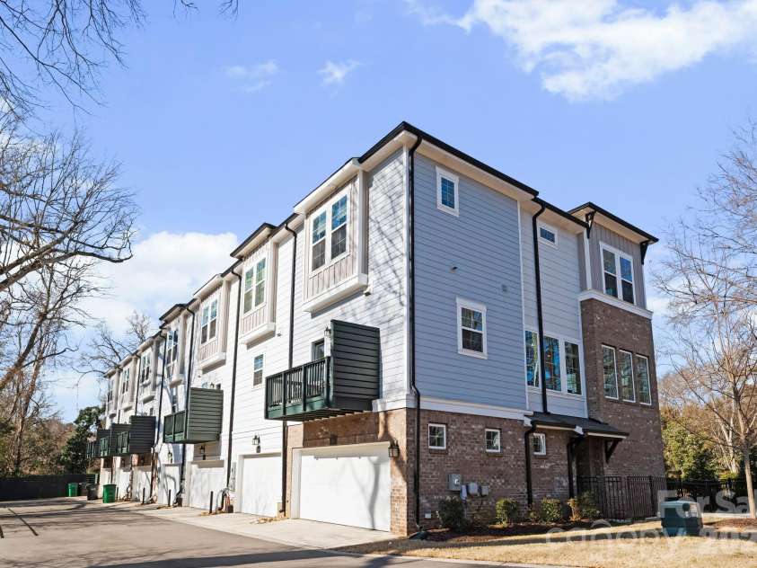 1216 Craig View Way, Charlotte, NC 28211.  MLS# CAR4343003, YatesRealty ID 19097. 