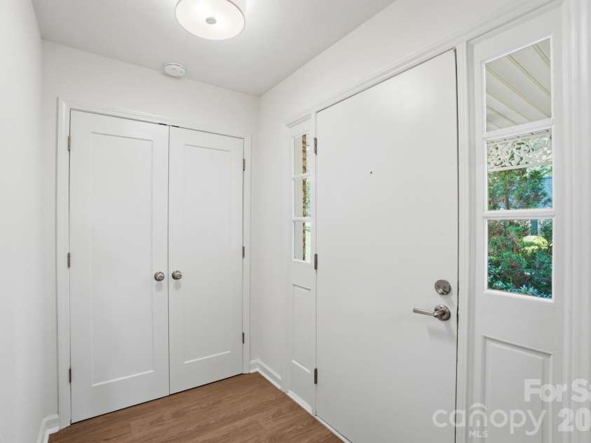 7027 Quail Hill Road, Charlotte, NC 28210.  MLS# CAR4336900, YatesRealty ID 19098. 