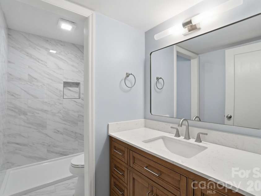 7027 Quail Hill Road, Charlotte, NC 28210.  MLS# CAR4336900, YatesRealty ID 19098. 