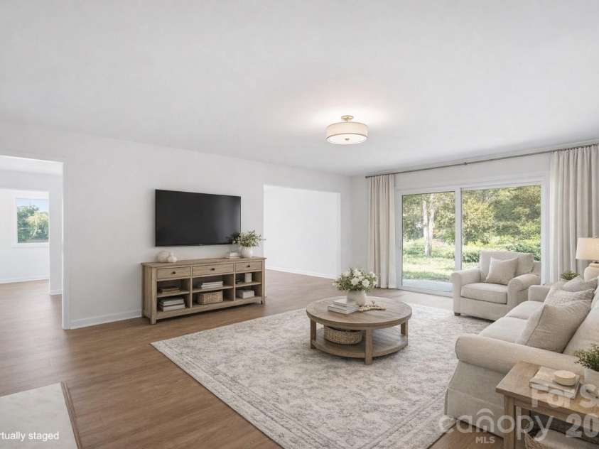7027 Quail Hill Road, Charlotte, NC 28210.  MLS# CAR4336900, YatesRealty ID 19098. 