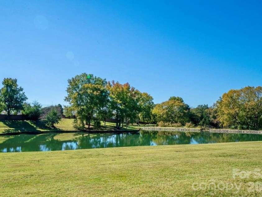 7027 Quail Hill Road, Charlotte, NC 28210.  MLS# CAR4336900, YatesRealty ID 19098. 