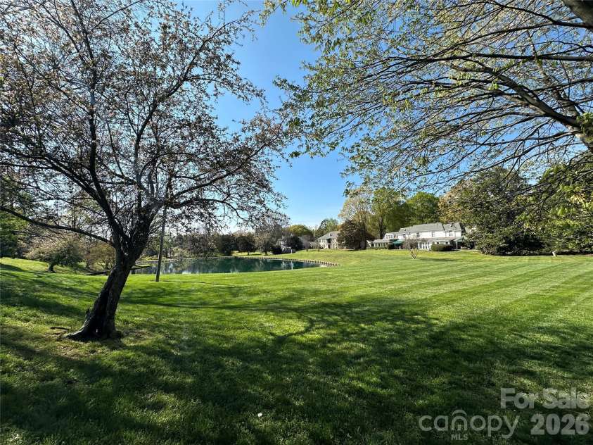 7027 Quail Hill Road, Charlotte, NC 28210.  MLS# CAR4336900, YatesRealty ID 19098. 