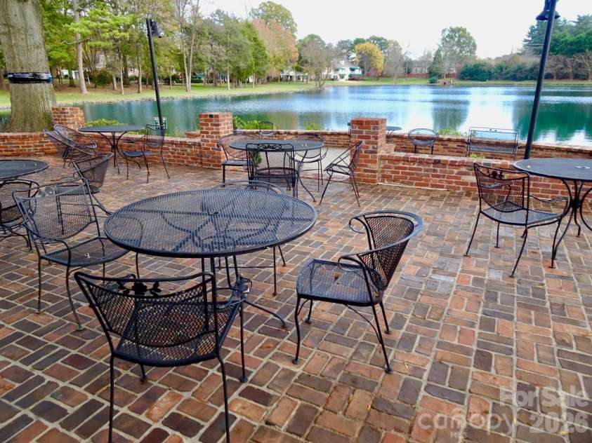 7027 Quail Hill Road, Charlotte, NC 28210.  MLS# CAR4336900, YatesRealty ID 19098. 