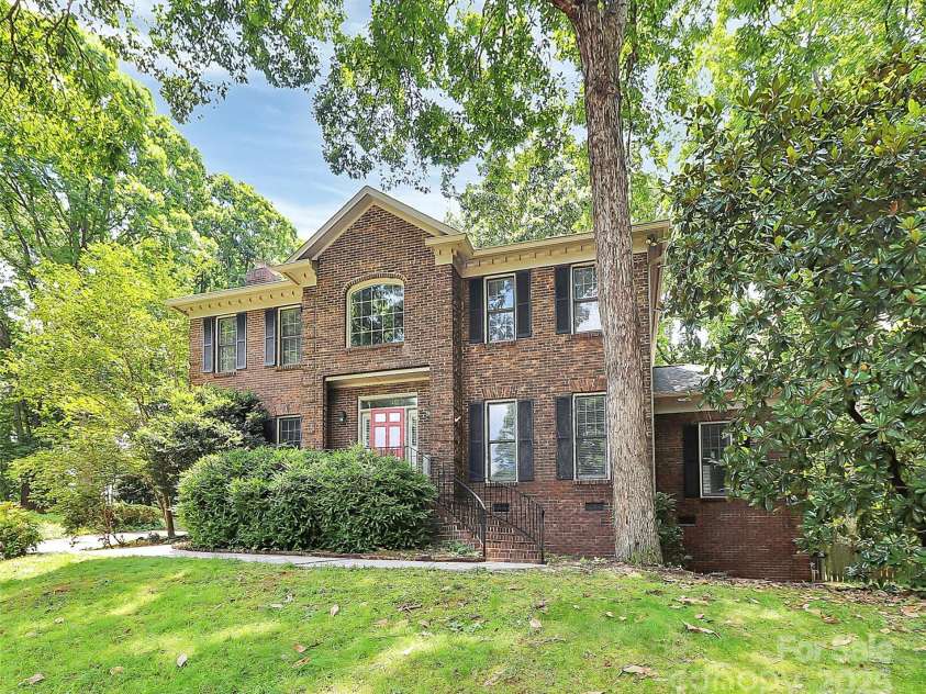 3730 Monique Lane, Charlotte, NC 28210.  MLS# CAR4270298, YatesRealty ID 19099. 