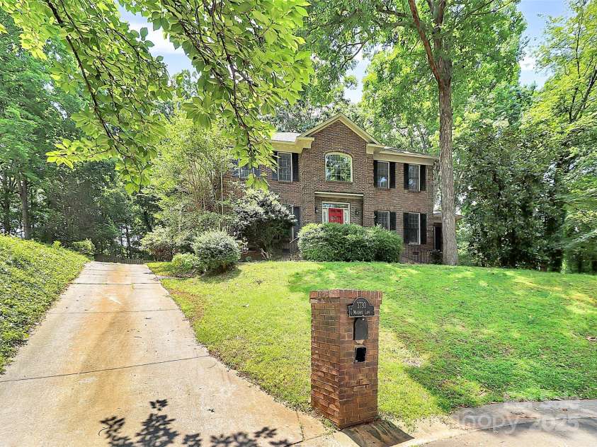 3730 Monique Lane, Charlotte, NC 28210.  MLS# CAR4270298, YatesRealty ID 19099. 