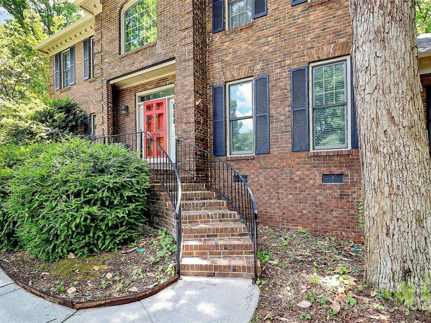 3730 Monique Lane, Charlotte, NC 28210.  MLS# CAR4270298, YatesRealty ID 19099. 