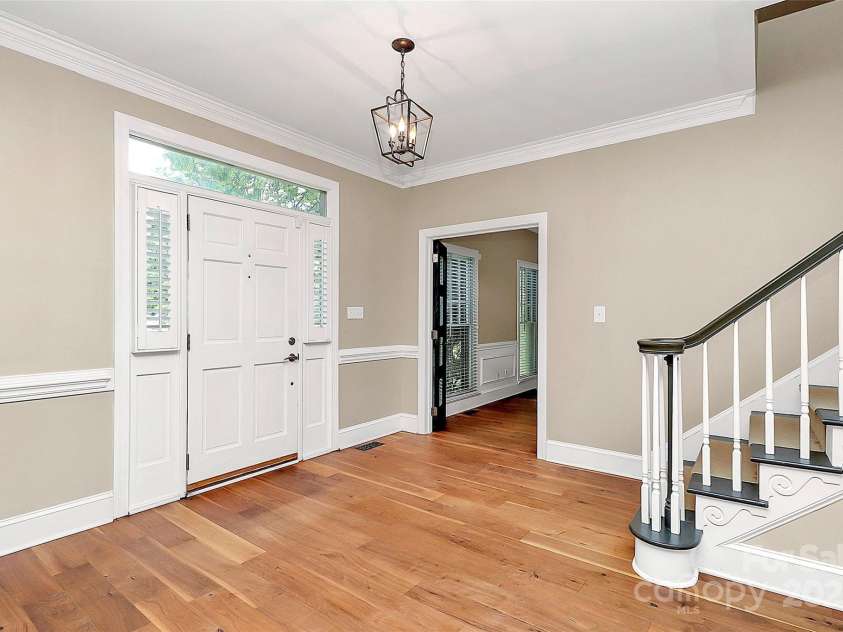 3730 Monique Lane, Charlotte, NC 28210.  MLS# CAR4270298, YatesRealty ID 19099. 