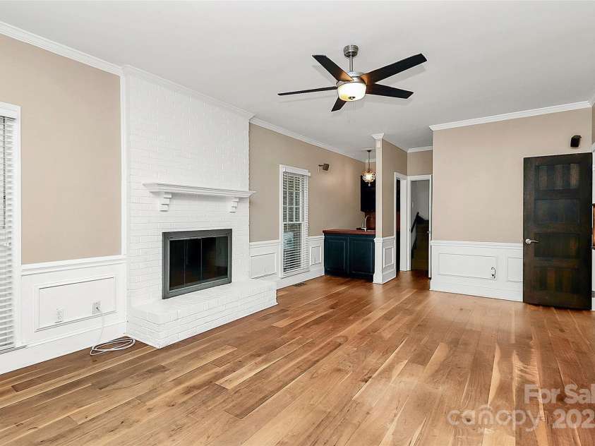 3730 Monique Lane, Charlotte, NC 28210.  MLS# CAR4270298, YatesRealty ID 19099. 