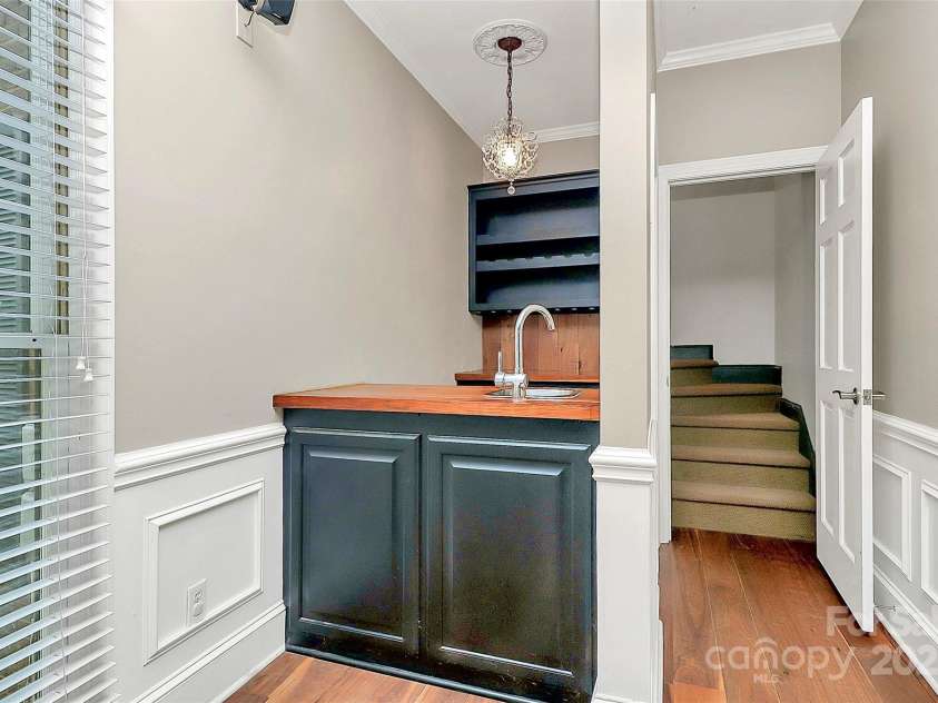 3730 Monique Lane, Charlotte, NC 28210.  MLS# CAR4270298, YatesRealty ID 19099. 