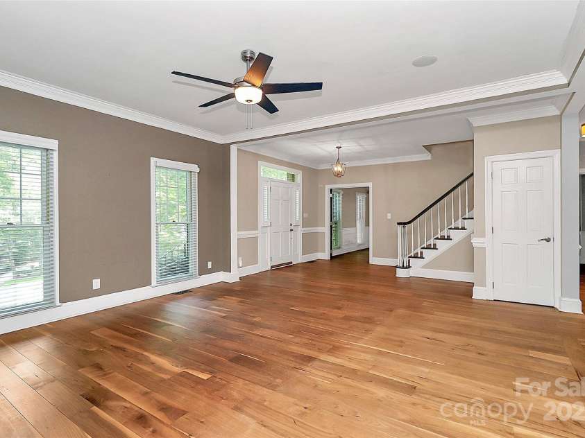 3730 Monique Lane, Charlotte, NC 28210.  MLS# CAR4270298, YatesRealty ID 19099. 