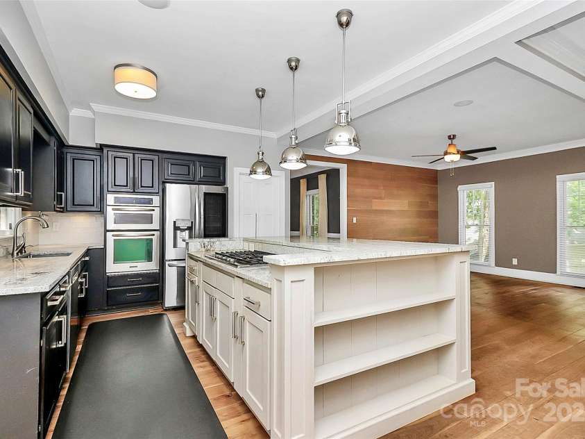 3730 Monique Lane, Charlotte, NC 28210.  MLS# CAR4270298, YatesRealty ID 19099. 