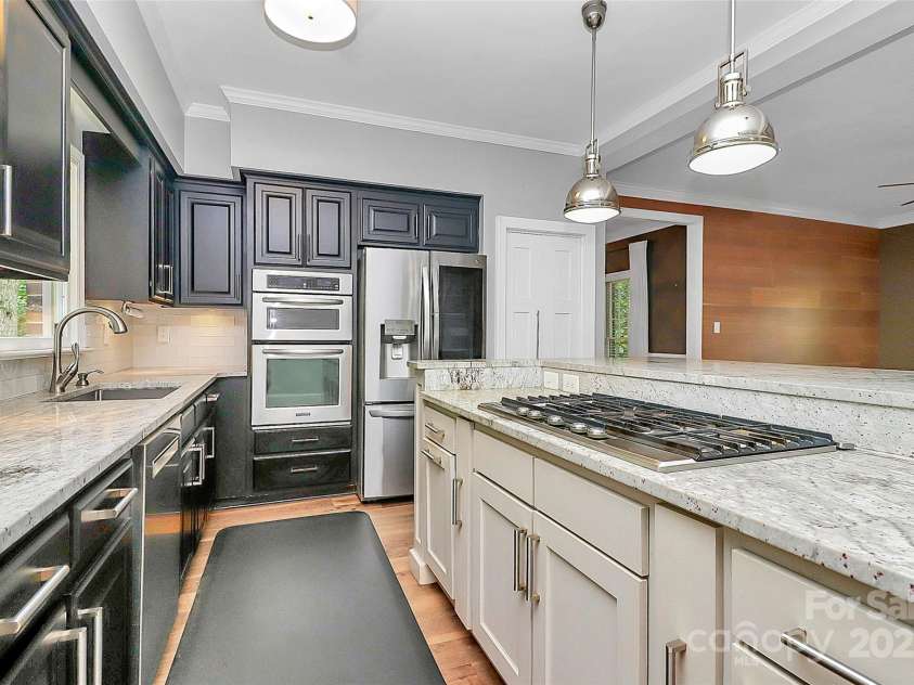 3730 Monique Lane, Charlotte, NC 28210.  MLS# CAR4270298, YatesRealty ID 19099. 