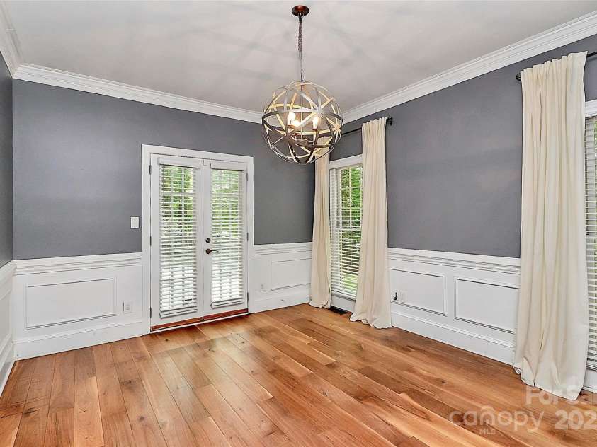 3730 Monique Lane, Charlotte, NC 28210.  MLS# CAR4270298, YatesRealty ID 19099. 