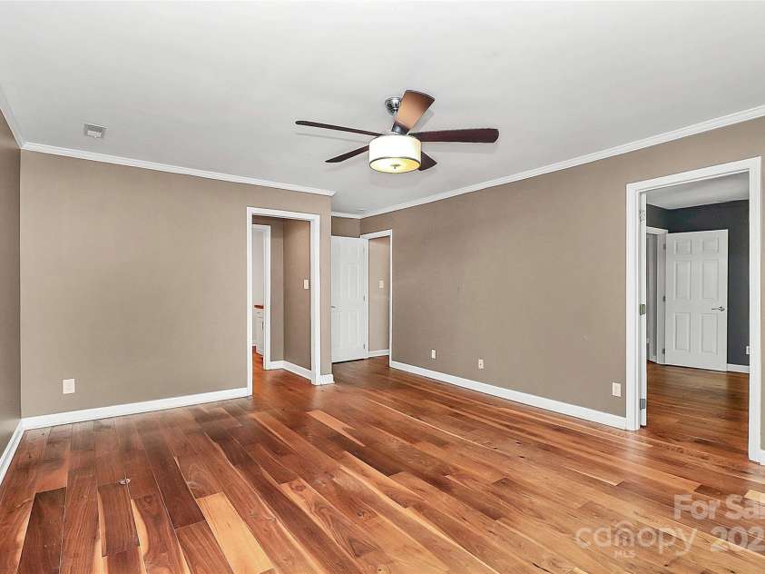 3730 Monique Lane, Charlotte, NC 28210.  MLS# CAR4270298, YatesRealty ID 19099. 