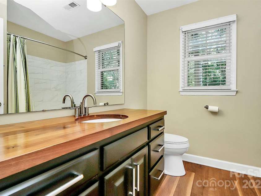 3730 Monique Lane, Charlotte, NC 28210.  MLS# CAR4270298, YatesRealty ID 19099. 
