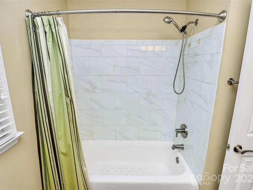 3730 Monique Lane, Charlotte, NC 28210.  MLS# CAR4270298, YatesRealty ID 19099. 
