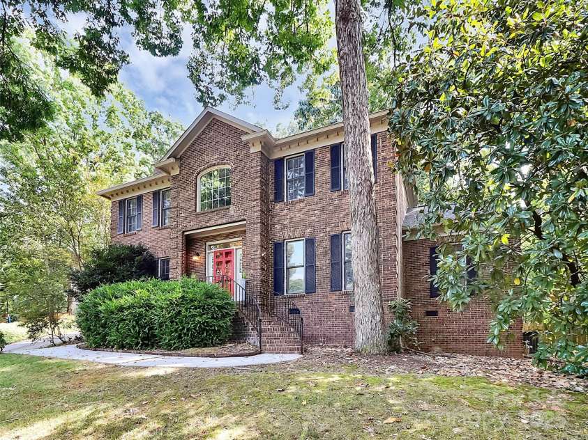 3730 Monique Lane, Charlotte, NC 28210.  MLS# CAR4270298, YatesRealty ID 19099. 