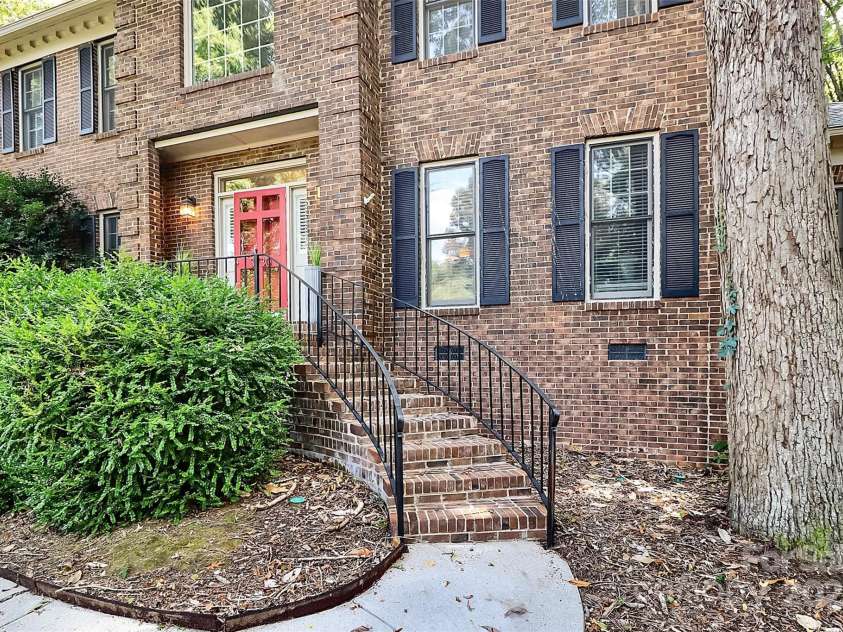3730 Monique Lane, Charlotte, NC 28210.  MLS# CAR4270298, YatesRealty ID 19099. 