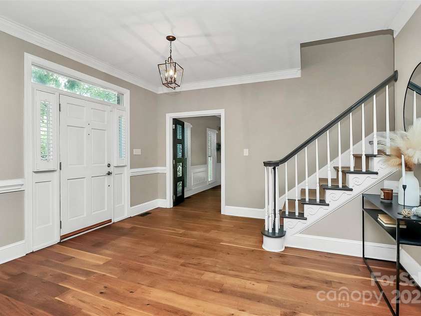 3730 Monique Lane, Charlotte, NC 28210.  MLS# CAR4270298, YatesRealty ID 19099. 