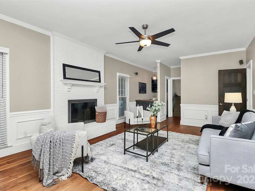 3730 Monique Lane, Charlotte, NC 28210.  MLS# CAR4270298, YatesRealty ID 19099. 