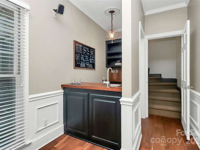 3730 Monique Lane, Charlotte, NC 28210.  MLS# CAR4270298, YatesRealty ID 19099. 