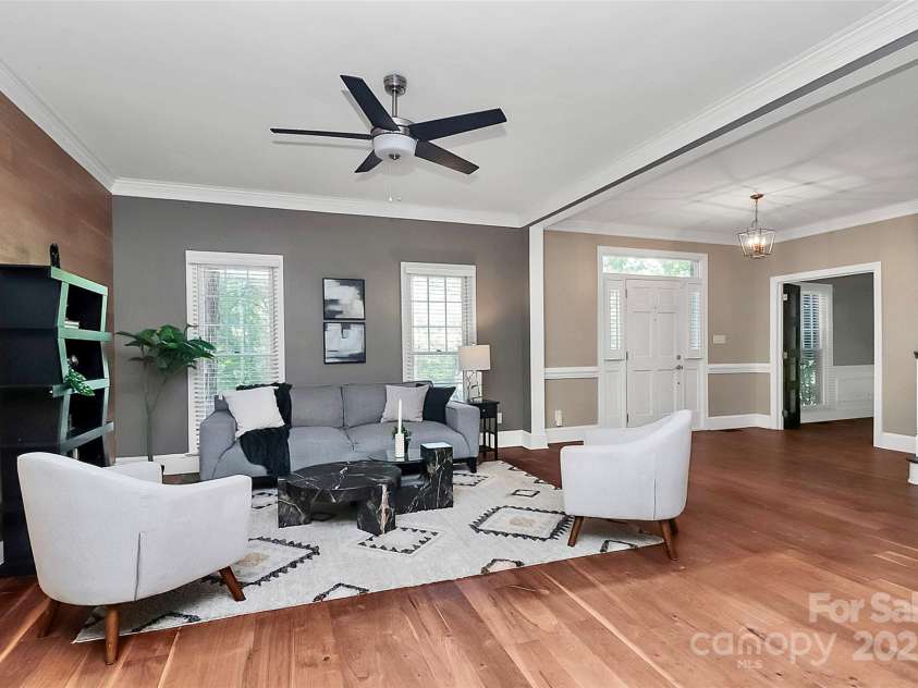 3730 Monique Lane, Charlotte, NC 28210.  MLS# CAR4270298, YatesRealty ID 19099. 