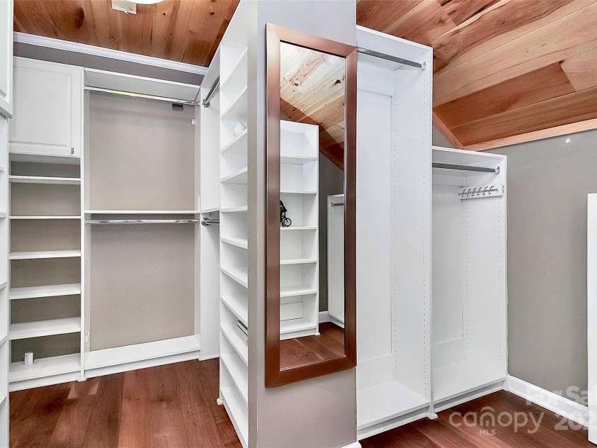 3730 Monique Lane, Charlotte, NC 28210.  MLS# CAR4270298, YatesRealty ID 19099. 