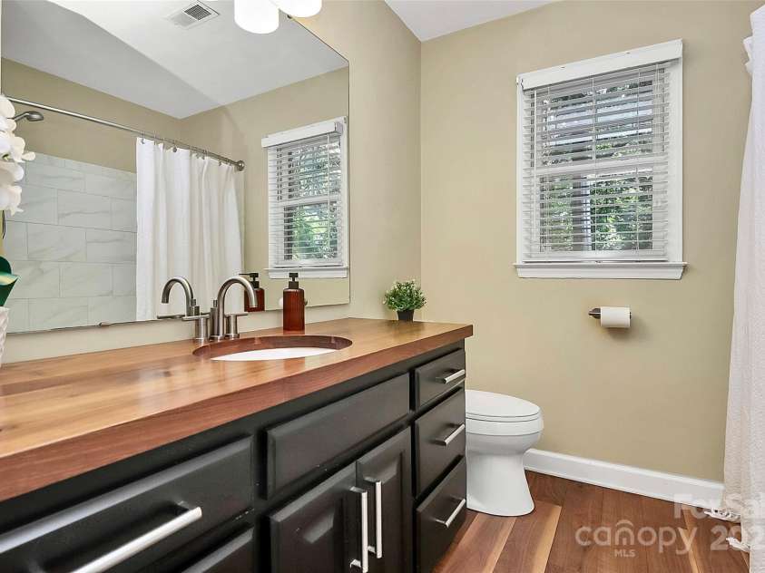 3730 Monique Lane, Charlotte, NC 28210.  MLS# CAR4270298, YatesRealty ID 19099. 