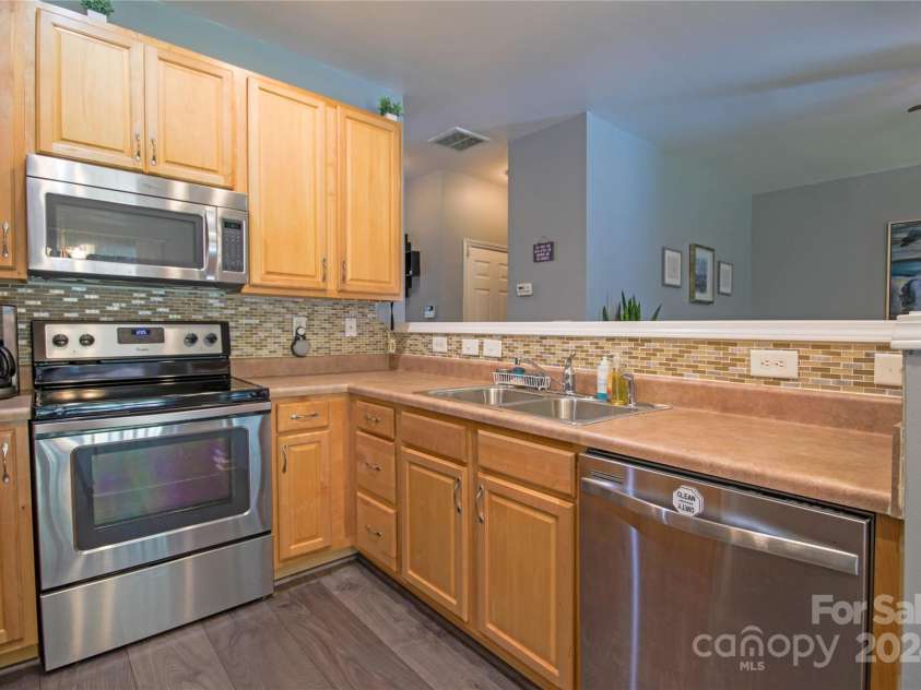 1017 Silver Springs Road, Fort Mill, SC 29715.  MLS# CAR4180908, YatesRealty ID 191. 