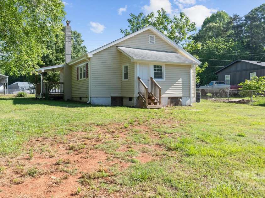 1516 Brock Road, Yadkinville, NC 27055.  MLS# CAR4253863, YatesRealty ID 191. 