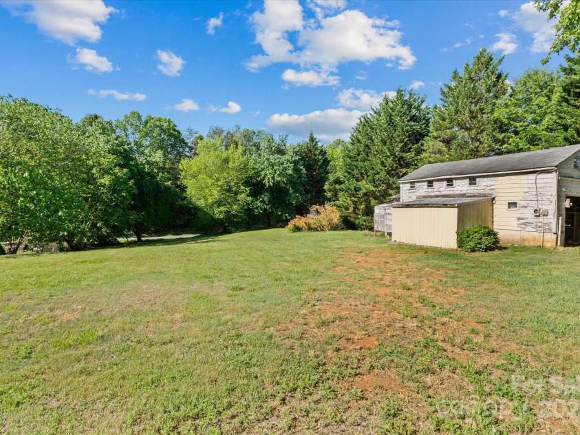 1516 Brock Road, Yadkinville, NC 27055.  MLS# CAR4253863, YatesRealty ID 191. 