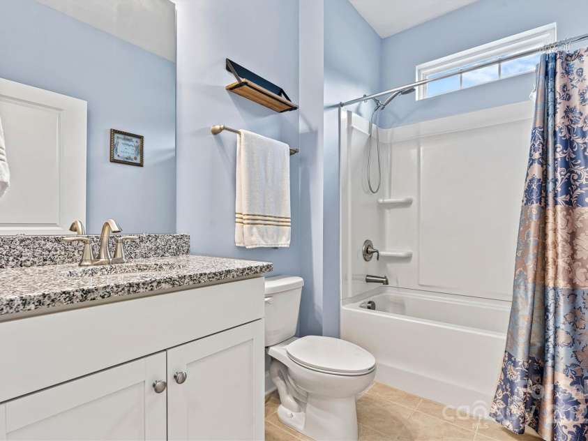 3678 Norman View Drive, Sherrills Ford, NC 28673.  MLS# CAR4313507, YatesRealty ID 1910. 2nd full bath 