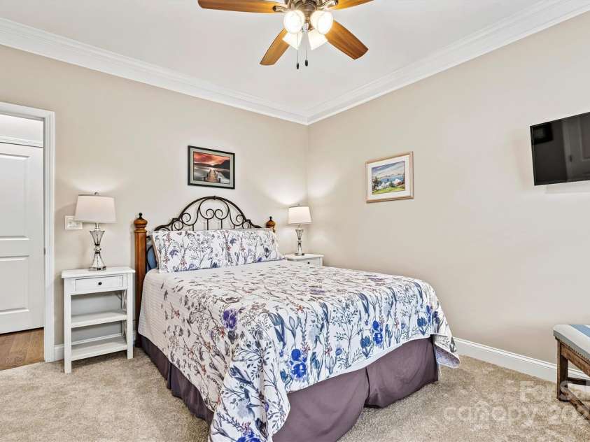 3678 Norman View Drive, Sherrills Ford, NC 28673.  MLS# CAR4313507, YatesRealty ID 1910. Bed 2 