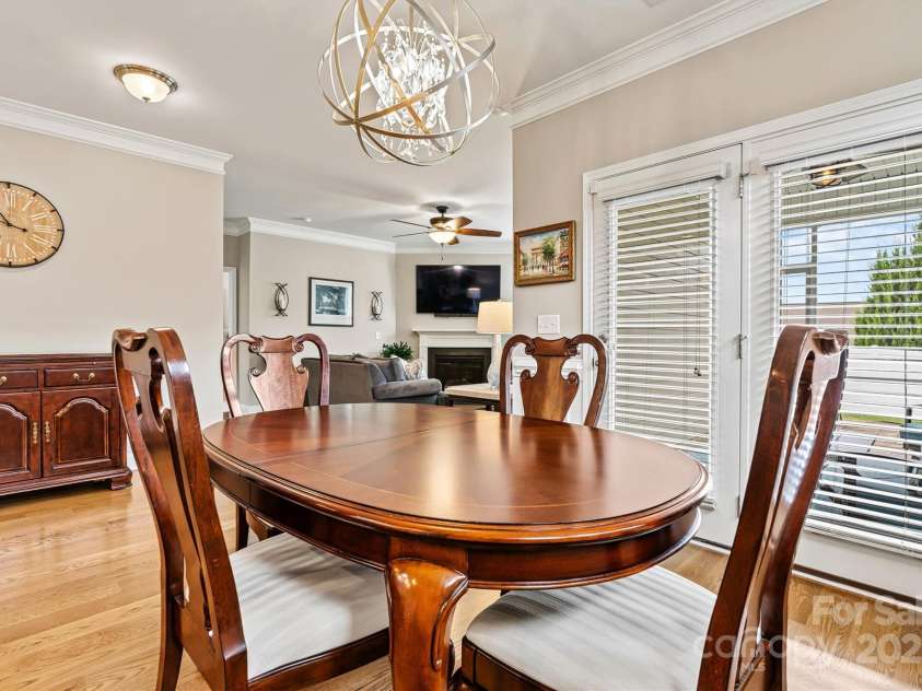 3678 Norman View Drive, Sherrills Ford, NC 28673.  MLS# CAR4313507, YatesRealty ID 1910. Dining area off kitchen