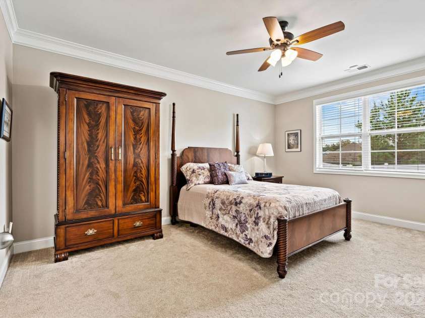 3678 Norman View Drive, Sherrills Ford, NC 28673.  MLS# CAR4313507, YatesRealty ID 1910. Main floor primary bed