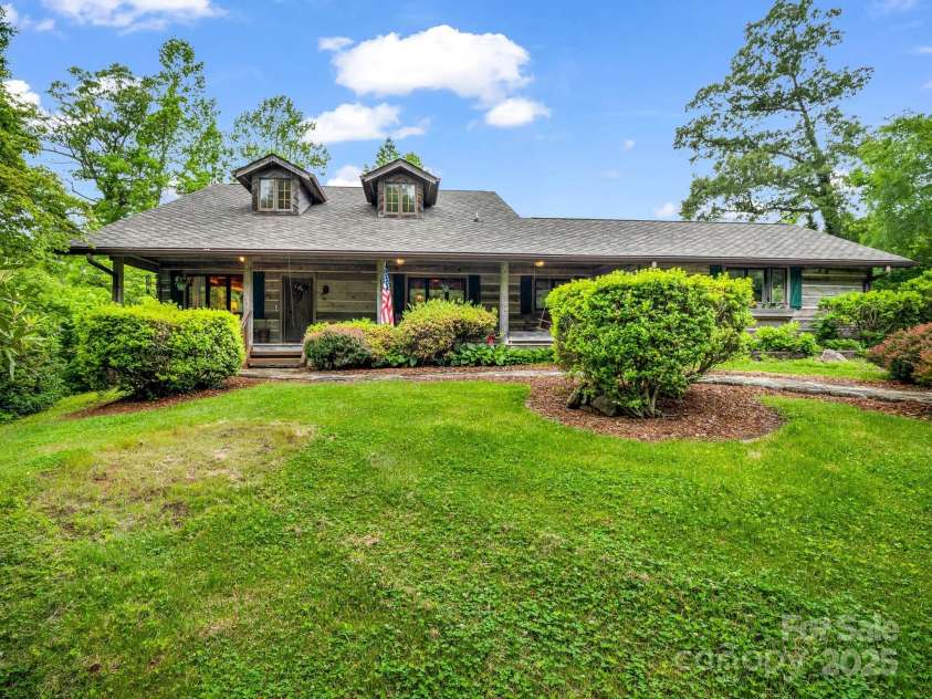 133 Pennwood Lane, Flat Rock, NC 28731.  MLS# CAR4268654, YatesRealty ID 19101. Make 133 Pennwood Lane your new home!