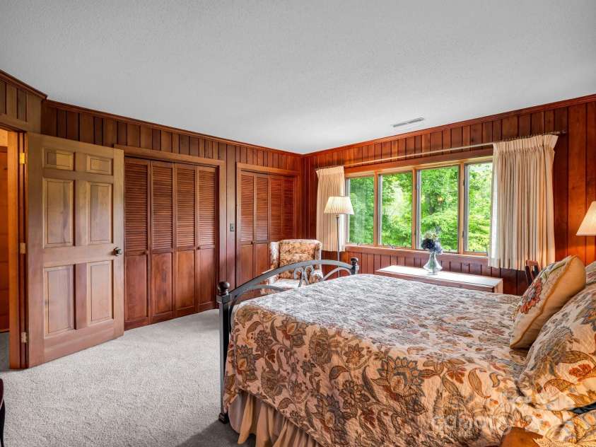 133 Pennwood Lane, Flat Rock, NC 28731.  MLS# CAR4268654, YatesRealty ID 19101. Plenty of bedroom closet space.