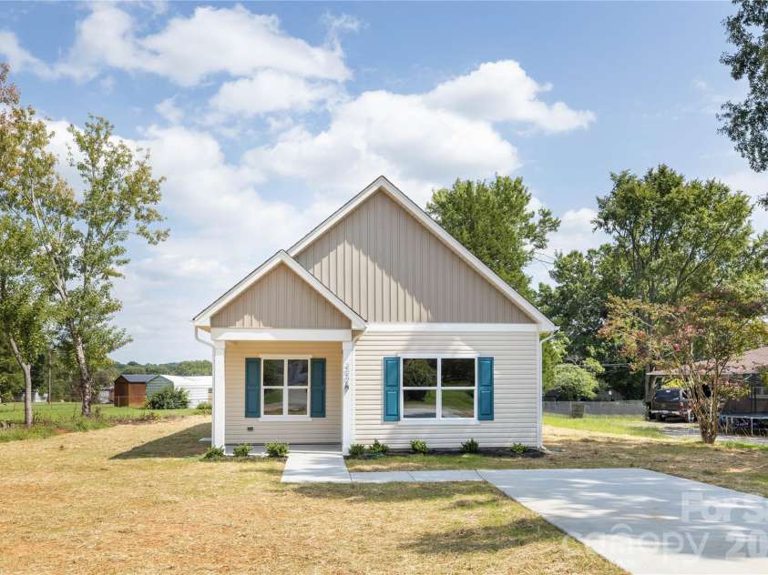 6625 Tracy Avenue, Charlotte, NC 28214.  MLS# CAR4370594, YatesRealty ID 19101. Representation