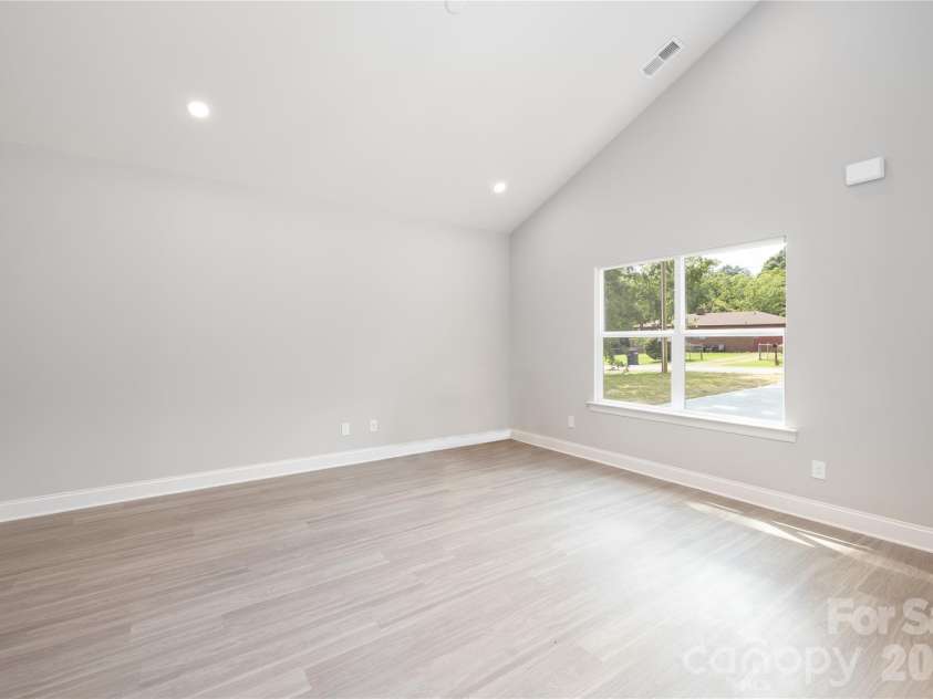 6625 Tracy Avenue, Charlotte, NC 28214.  MLS# CAR4370594, YatesRealty ID 19101. Representation