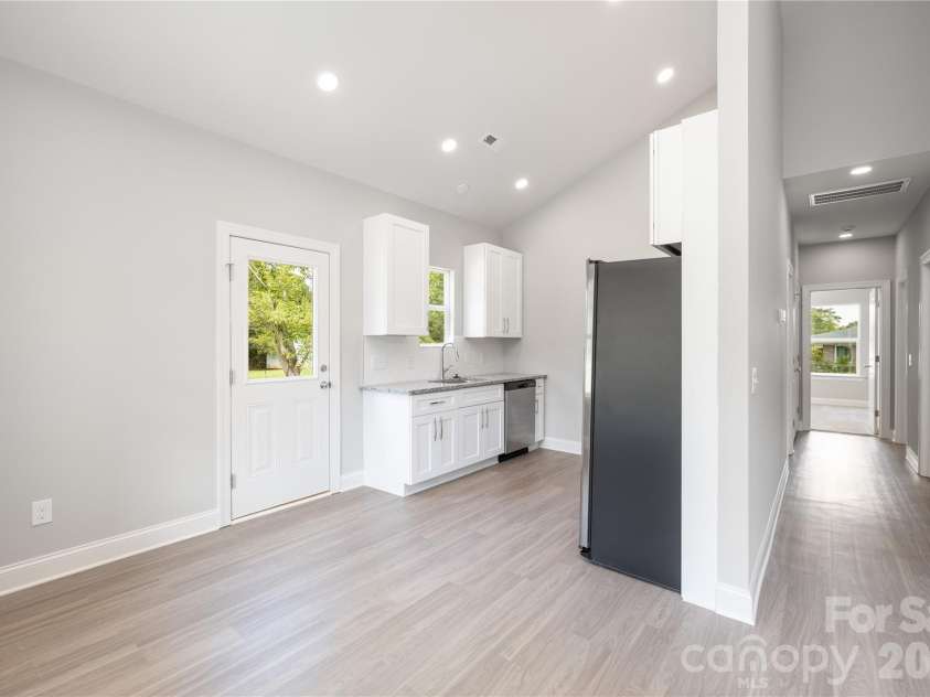 6625 Tracy Avenue, Charlotte, NC 28214.  MLS# CAR4370594, YatesRealty ID 19101. Representation