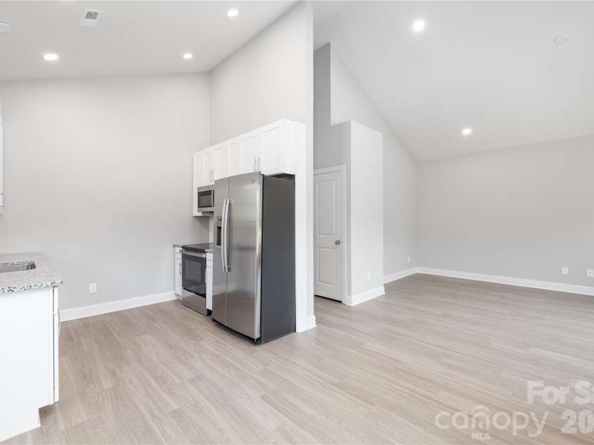 6625 Tracy Avenue, Charlotte, NC 28214.  MLS# CAR4370594, YatesRealty ID 19101. Representation