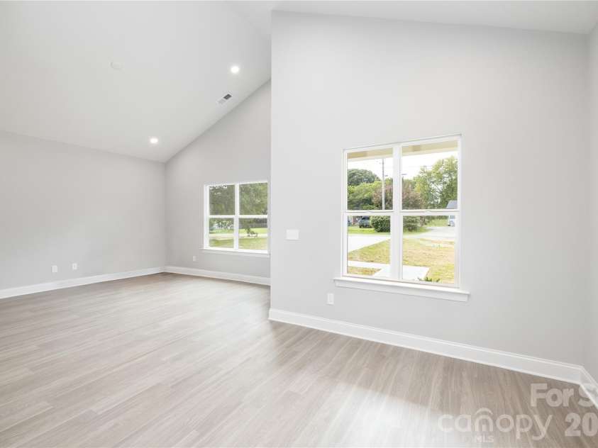 6625 Tracy Avenue, Charlotte, NC 28214.  MLS# CAR4370594, YatesRealty ID 19101. Representation