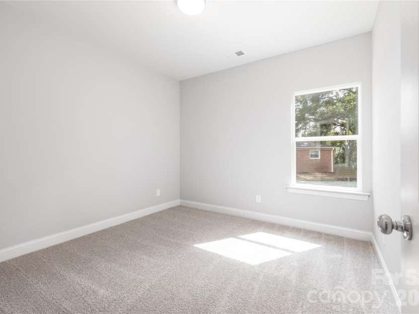 6625 Tracy Avenue, Charlotte, NC 28214.  MLS# CAR4370594, YatesRealty ID 19101. Representation