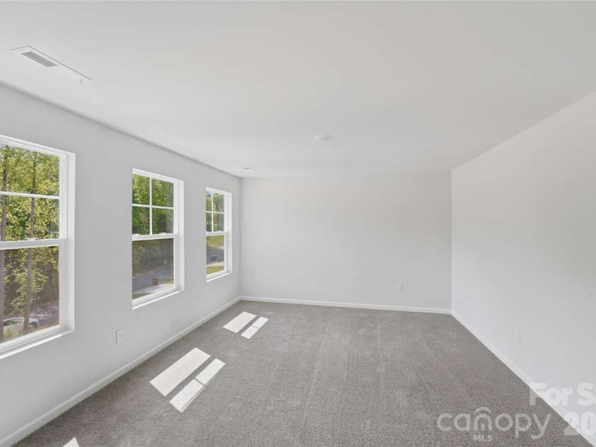 5145 Mark Drive, Hickory, NC 28601.  MLS# CAR4373646, YatesRealty ID 19102. 