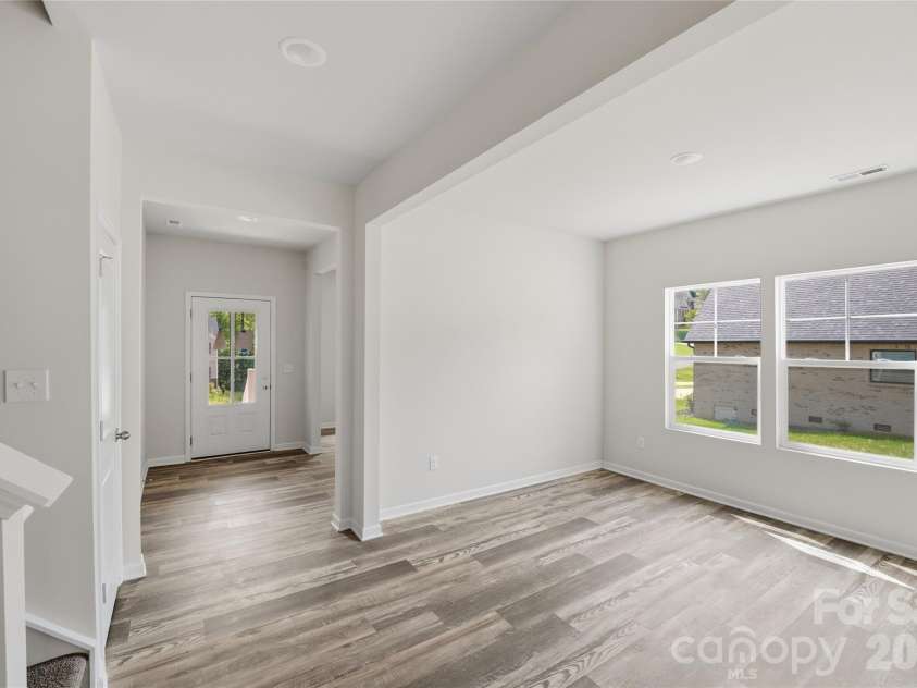 5145 Mark Drive, Hickory, NC 28601.  MLS# CAR4373646, YatesRealty ID 19102. 