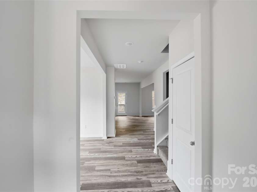 5145 Mark Drive, Hickory, NC 28601.  MLS# CAR4373646, YatesRealty ID 19102. 