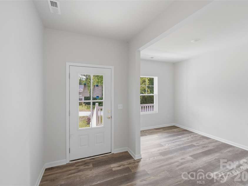 5145 Mark Drive, Hickory, NC 28601.  MLS# CAR4373646, YatesRealty ID 19102. 