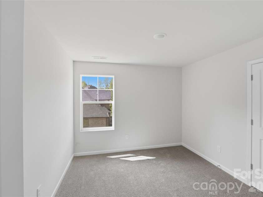 5145 Mark Drive, Hickory, NC 28601.  MLS# CAR4373646, YatesRealty ID 19102. 